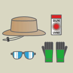 手袋、帽子、サングラス、日焼け止め、携帯トイレ、ゴミ袋などはあると便利