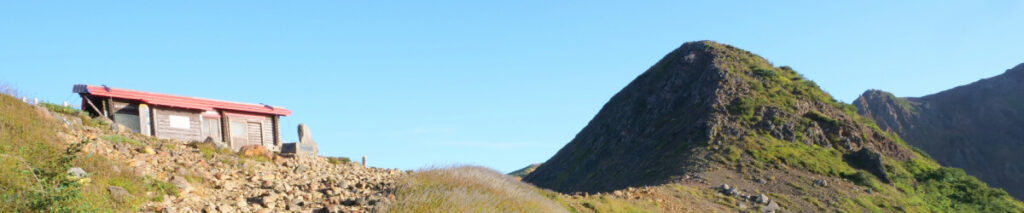 那須岳峰の茶屋の避難小屋